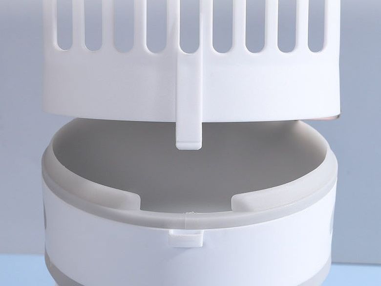 Cat Litter Scoop with Refill Bags – Self-Cleaning System for Easy Cleaning