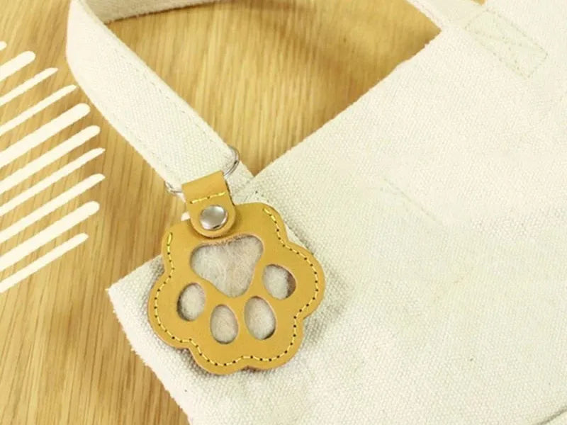 Pet Hair Memorial Keychain – Leatherette Paw-Shaped Keepsake Locket