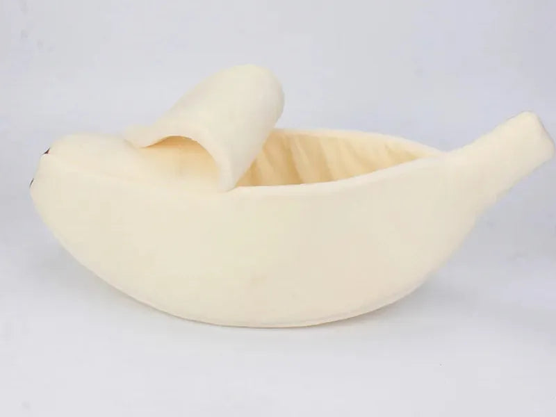 Cozy Banana Cat Bed – Winter Comfort Nest for Cats & Small Dogs