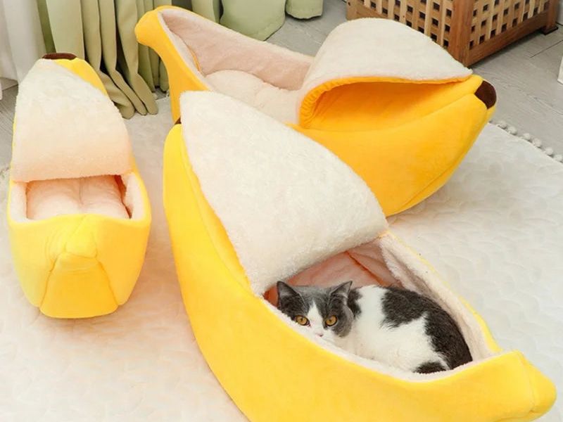 Cute Cats Beds Deep Sleep Comfort in Winter Bed Banana Shape for Cat'S House Products Pets Creative Indoor Small Cat Dog Beds