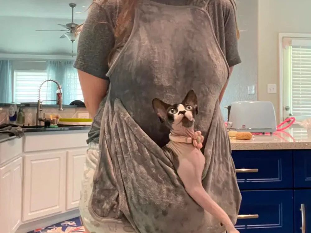 SNUGGLE PET APRON